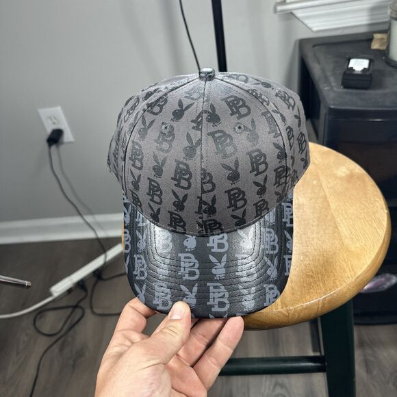 Playboy Premium Print Adjustable Strapback Hat Gray/blk With Leatherette Bill - Picture 2 of 5